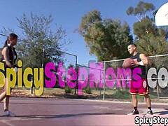 Horny Golddigger Fuck