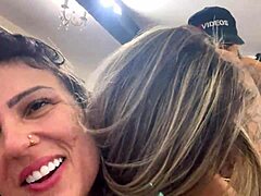 Throbbing Pussy Threesome