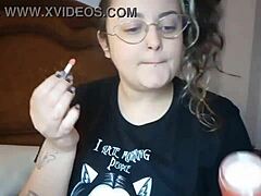 Glossy Thin Lips