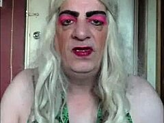 Crossdresser Craves