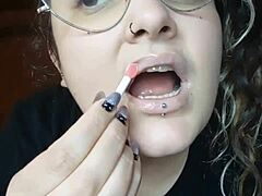 Glossy Thin Lips