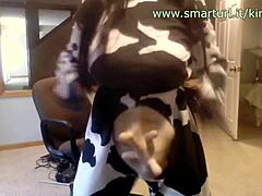 cow boobs jiggle