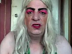 Crossdresser Craves