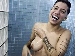 cristal shower play