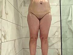 Shower Pussy Spread