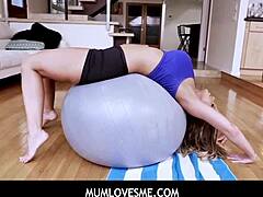 MumLovesMe Yoga Stretch