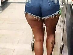 wife huge ass flash