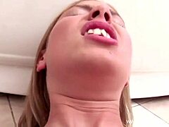 lesbian shower fingering