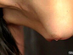 brunette teen masturbation