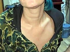 Hotwife takes cumshot