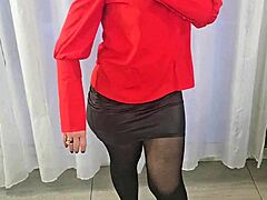 milf nylon ass show