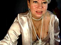 Mature babe wet