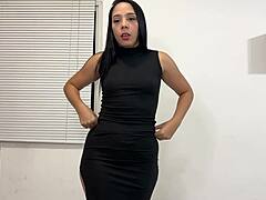milf shows ass wants cock