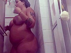 A Grávida No Chuveiro